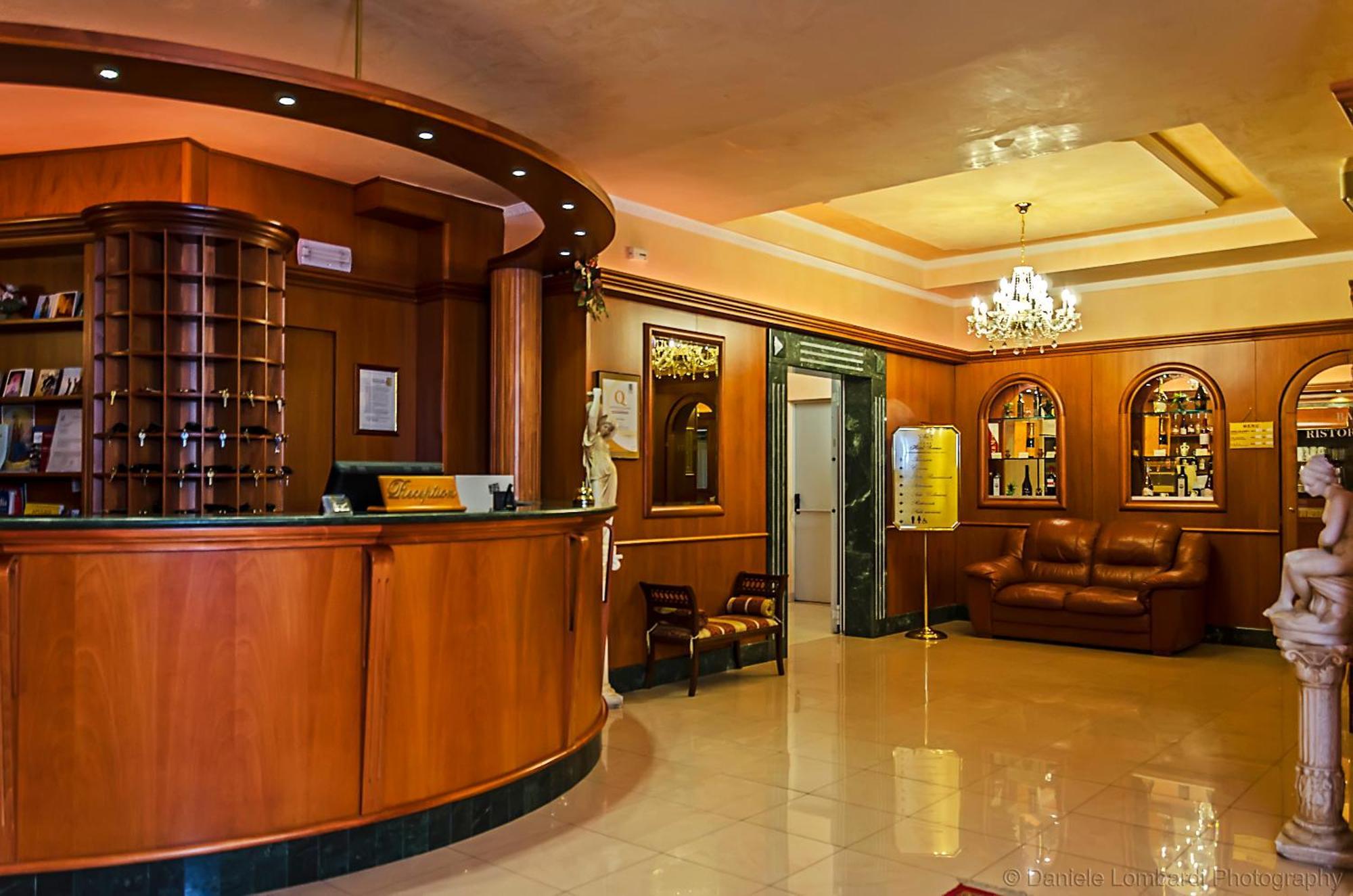 Hotel Sorriso ルチェーラ エクステリア 写真